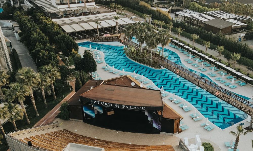 saturn-palace-03